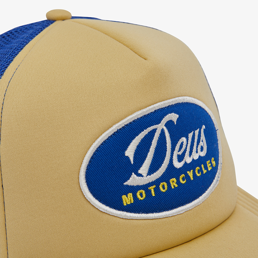 Deus Ex Machina Ride Out Trucker